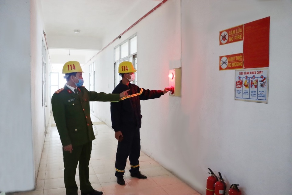 Thần tốc hoàn thành chỗ ở cho các y bác sĩ và điểm cách ly tại Bệnh viện Dã chiến số 3 - 4 Thần tốc hoàn thành chỗ ở cho các y bác sĩ và điểm cách ly tại Bệnh viện Dã chiến số 3 - 4