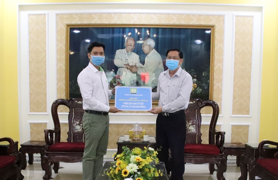 Sài Gòn Food tiếp sức 20.000 gói cháo cho cán bộ y tế tuyến đầu chống dịch covid-19 - 2 Sài Gòn Food tiếp sức 20.000 gói cháo cho cán bộ y tế tuyến đầu chống dịch covid-19 - 2