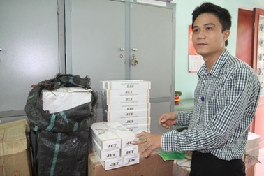 Vận chuyển hàng vạn gói thuốc lá lậu trên tàu hỏa