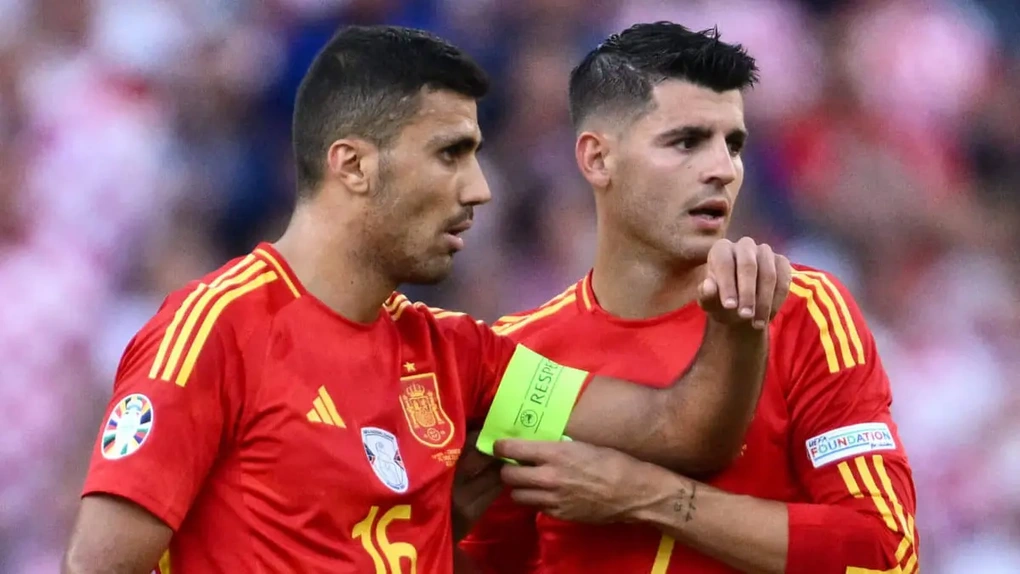 Morata và Rodri đối diện án phạt vì vạ miệng ở lễ ăn mừng vô địch Euro 2024 - 2 Morata và Rodri đối diện án phạt vì vạ miệng ở lễ ăn mừng vô địch Euro 2024 - 2