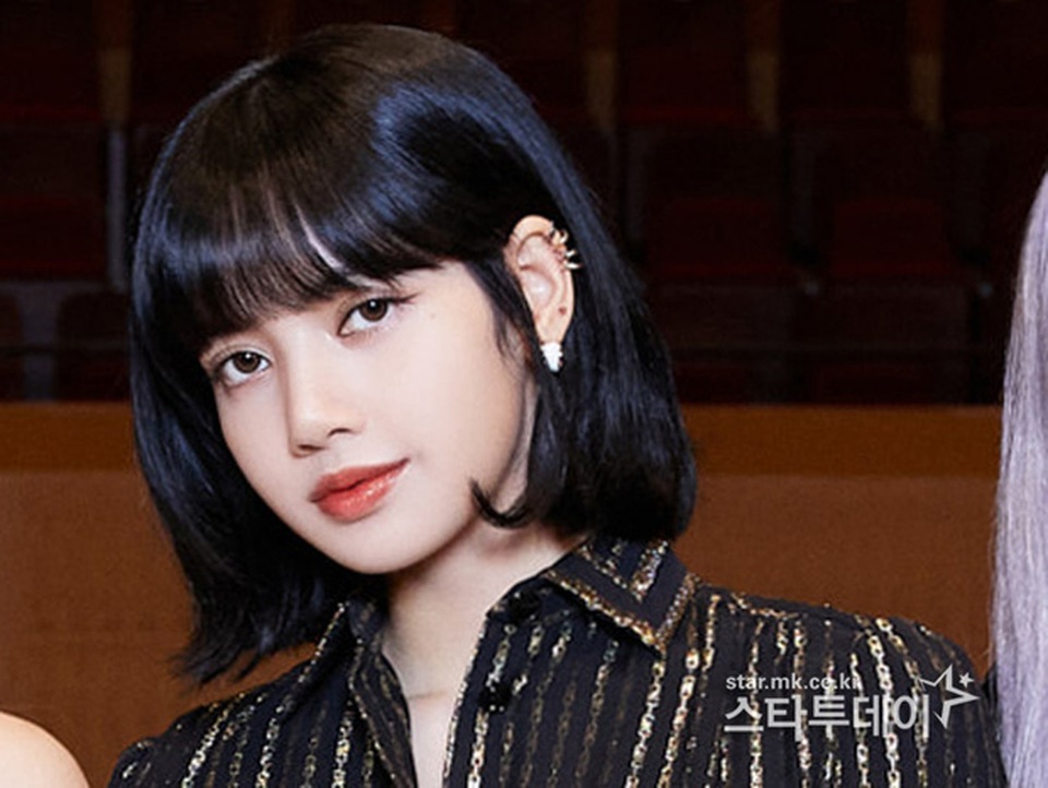 Blackpink trở lại và lập loạt kỷ lục với MV mới ra mắt - 7 Blackpink trở lại và lập loạt kỷ lục với MV mới ra mắt - 7