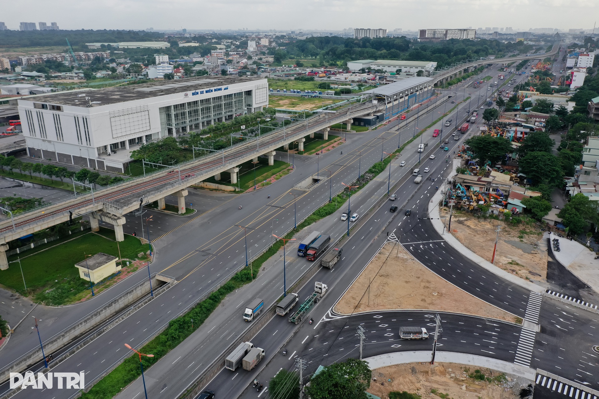 Con đường kết nối khu Đông TPHCM về đích sau 4 năm xây dựng - 13 Con đường kết nối khu Đông TPHCM về đích sau 4 năm xây dựng - 13