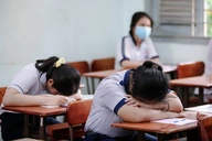 Khi cha mẹ bị phạt tiền nếu cưỡng ép con học quá sức