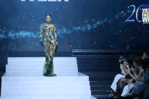 Siêu mẫu Naomi Campbell khen cú ngã đẹp như tạo dáng của Lại Mai Hoa