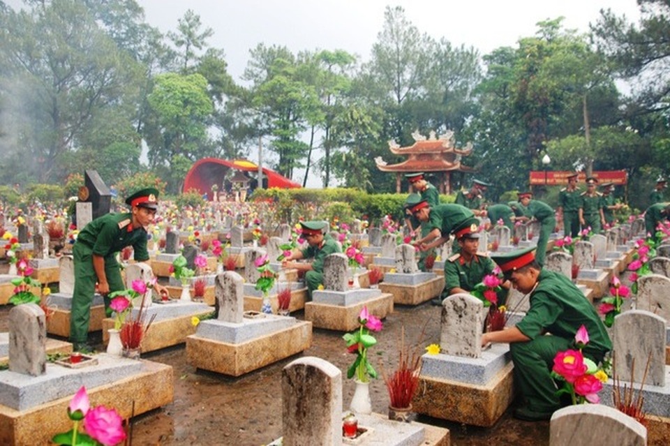 Đề xuất đặt tượng Trung tướng Đồng Sỹ Nguyên tại Nghĩa trang Trường Sơn - 3 Đề xuất đặt tượng Trung tướng Đồng Sỹ Nguyên tại Nghĩa trang Trường Sơn - 3