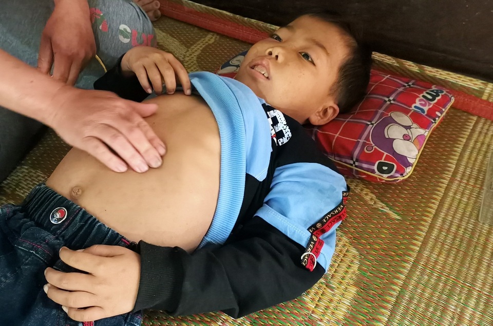 Rớt nước mắt cảnh người mẹ tất tưởi chăm hai con mang bệnh tan máu bẩm sinh - 2 Rớt nước mắt cảnh người mẹ tất tưởi chăm hai con mang bệnh tan máu bẩm sinh - 2