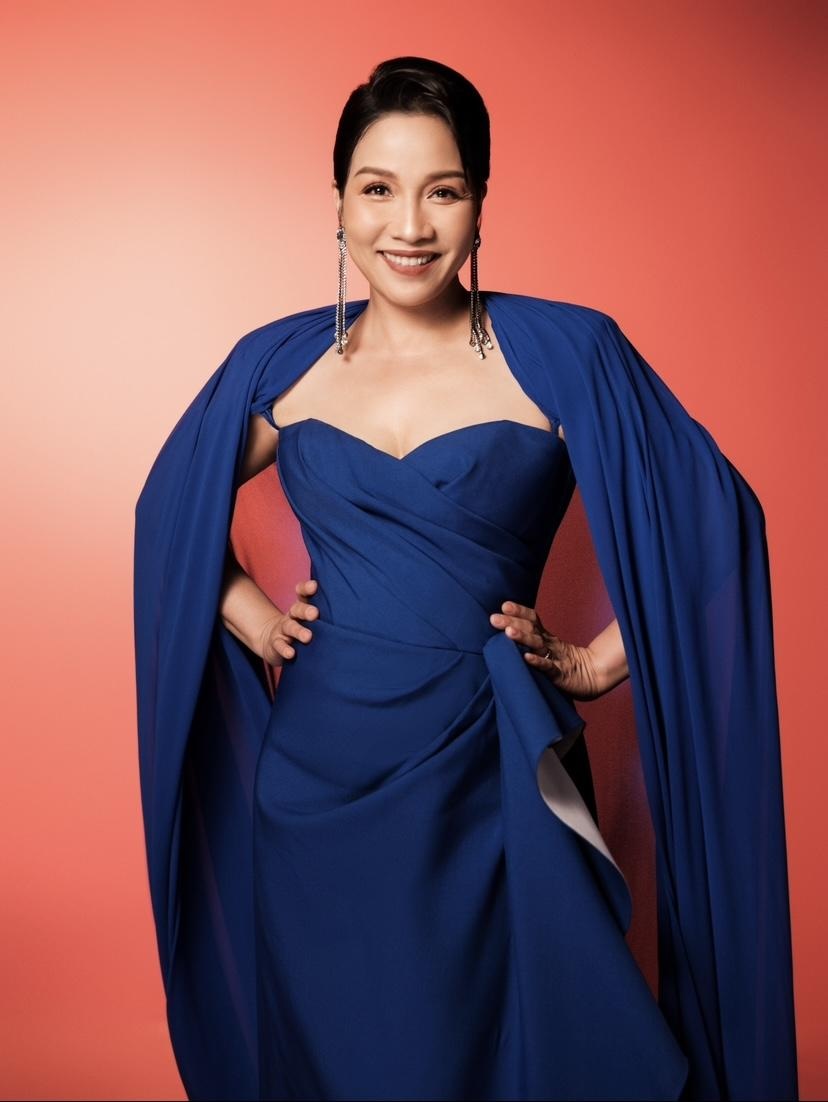 My Linh a Duc Phuc se zúčastnili představení na skleněném pódiu v Hanoji - 1 Mỹ Linh, Đức Phúc góp mặt trong show diễn trên sân khấu kính tại Hà Nội - 1