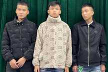 Khởi tố 3 thanh niên cầm dao đi cướp
