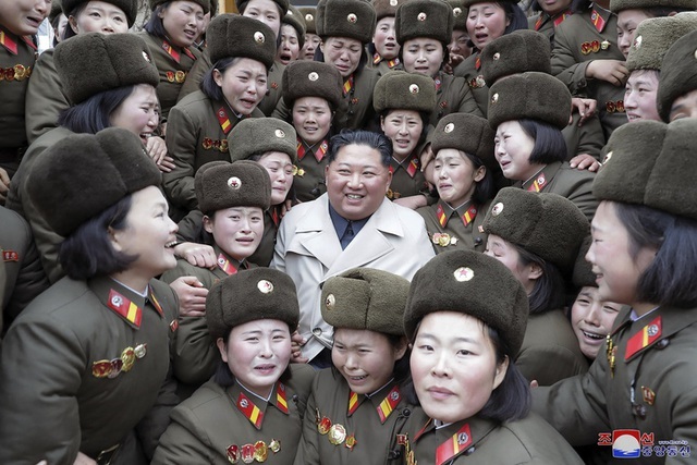 Năm “ngoại giao” khởi sắc của nhà lãnh đạo Kim Jong-un - 18 Năm “ngoại giao” khởi sắc của nhà lãnh đạo Kim Jong-un - 18