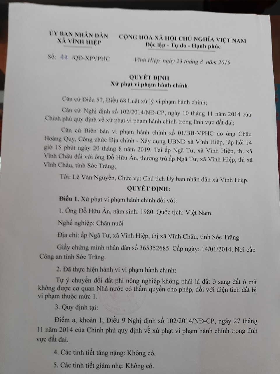 “Đại gia” miền biển xây công trình đồ sộ làm hư hỏng nhà dân - 7 “Đại gia” miền biển xây công trình đồ sộ làm hư hỏng nhà dân - 7