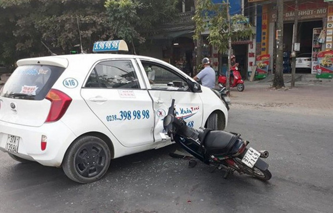 Bị người khác đâm vào xe mình, phải xử lý thế nào? - 1 Bị người khác đâm vào xe mình, phải xử lý thế nào? - 1