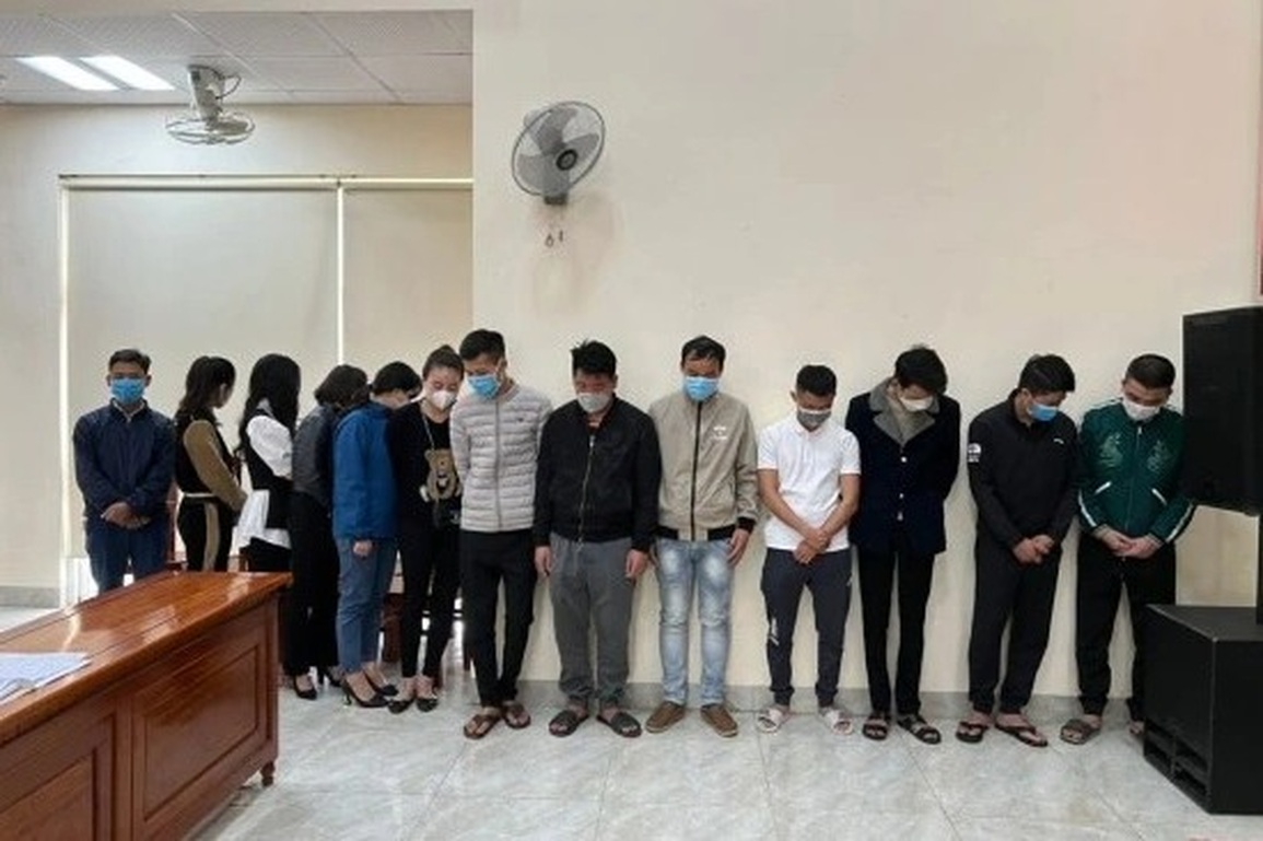 100 cán bộ, chiến sĩ công an đột kích đường dây lô đề 3 tỷ đồng mỗi ngày - 1 100 cán bộ, chiến sĩ công an đột kích đường dây lô đề 3 tỷ đồng mỗi ngày - 1