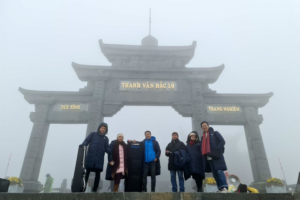 Những người không săn tuyết, lên đỉnh Fansipan vì trải nghiệm và chinh phục - 1 Những người không săn tuyết, lên đỉnh Fansipan vì trải nghiệm và chinh phục - 1