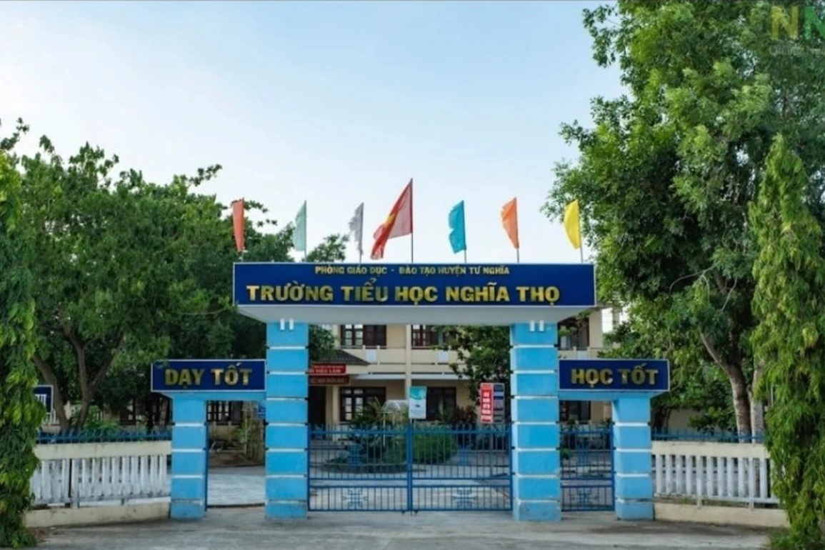 Cô giáo và 10 học sinh tiểu học là F0, cả huyện chuyển học trực tuyến - 1 Cô giáo và 10 học sinh tiểu học là F0, cả huyện chuyển học trực tuyến - 1
