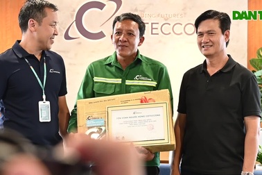 Tôn vinh người hùng nắm tay cứu tài xế trong xe Volvo đang cháy.