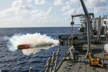 Mỹ phát triển vũ khí mới cứu hạm đội thoát đòn hiểm