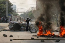 Tương lai mờ mịt của các gia đình tháo chạy khỏi binh biến ở Myanmar