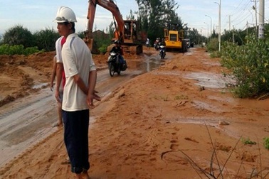 Bộ Tài nguyên và Môi trường chỉ đạo làm rõ vụ vỡ hồ chứa chất thải titan