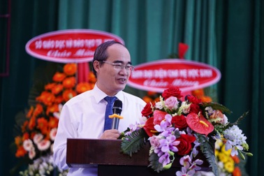 Bí thư Nguyễn Thiện Nhân dự khai giảng tại Trường THPT Lê Quý Đôn