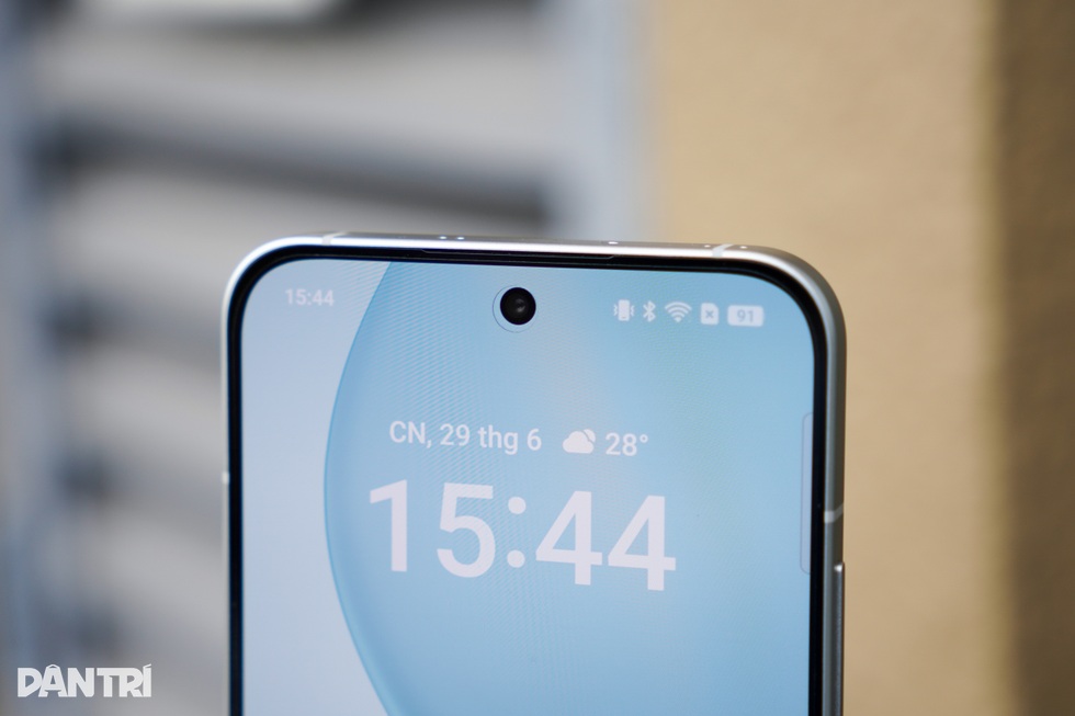 Đánh giá: Oppo Reno14 5G và sức ép từ iPhone 16, Samsung Galaxy S24 - 7 Đánh giá: Oppo Reno14 5G và sức ép từ iPhone 16, Samsung Galaxy S24 - 7