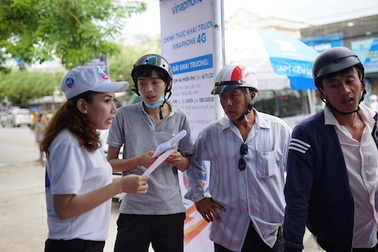 Khách hàng đua nhau đi đổi SIM để trải nghiệm 4G tại Phú Quốc