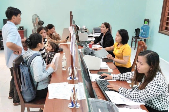 Điều động, biệt phái cán bộ về các xã miền núi, vùng xa