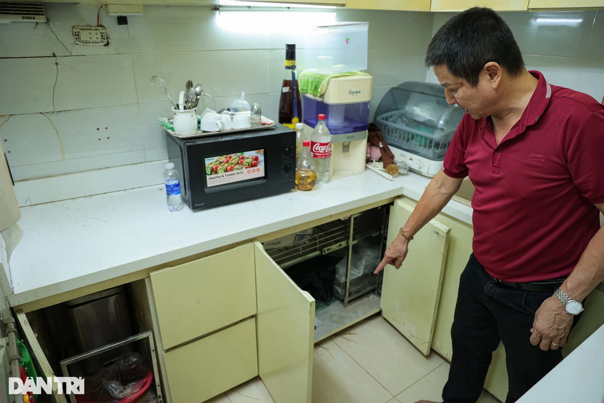 Cận cảnh căn hộ tập thể 33m2, xuống cấp của Táo Giao thông Chí Trung - 8 Cận cảnh căn hộ tập thể 33m2, xuống cấp của Táo Giao thông Chí Trung - 8