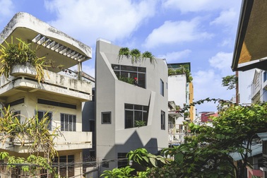 Căn nhà xanh, độc đáo trên mảnh đất hình lục giác tại TPHCM