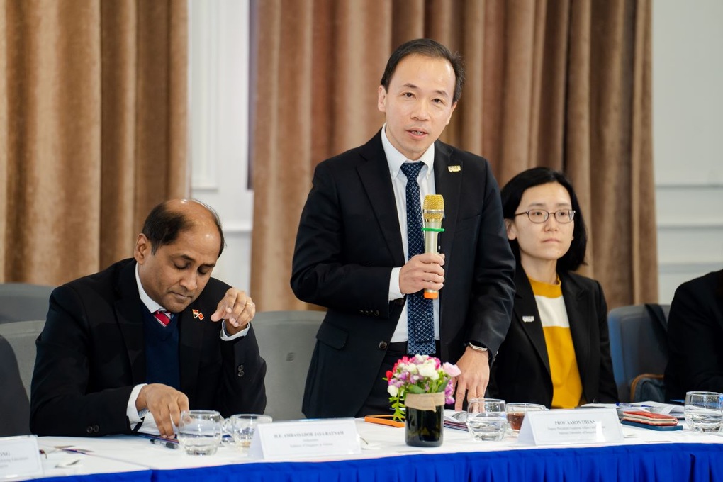 VinUni hợp tác với Đại học Quốc gia Singapore về đổi mới sáng tạo - 3 VinUni hợp tác với Đại học Quốc gia Singapore về đổi mới sáng tạo - 3