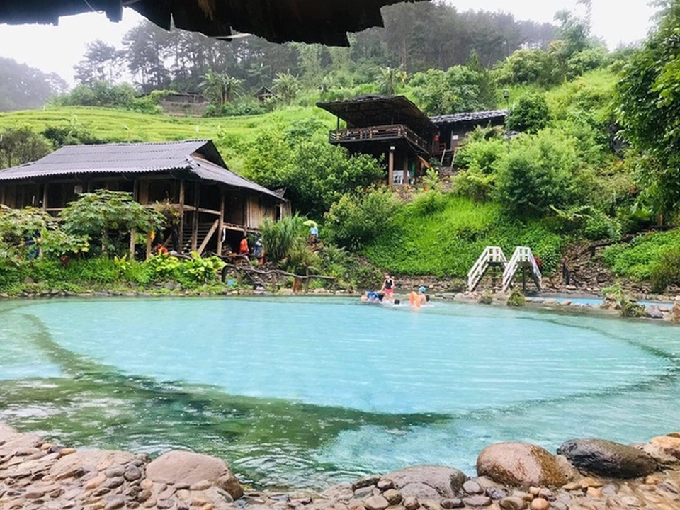 Thầy giáo bỏ nghề, cải tạo “vũng nước” ven nhà thành “tiểu Bali” thu chục triệu mỗi tháng - 6 Thầy giáo bỏ nghề, cải tạo “vũng nước” ven nhà thành “tiểu Bali” thu chục triệu mỗi tháng - 6