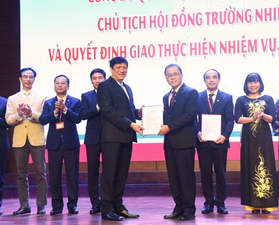 PGS.TS Đoàn Quốc Hưng được giao điều hành tạm thời trường ĐH Y Hà Nội - 1 PGS.TS Đoàn Quốc Hưng được giao điều hành tạm thời trường ĐH Y Hà Nội - 1