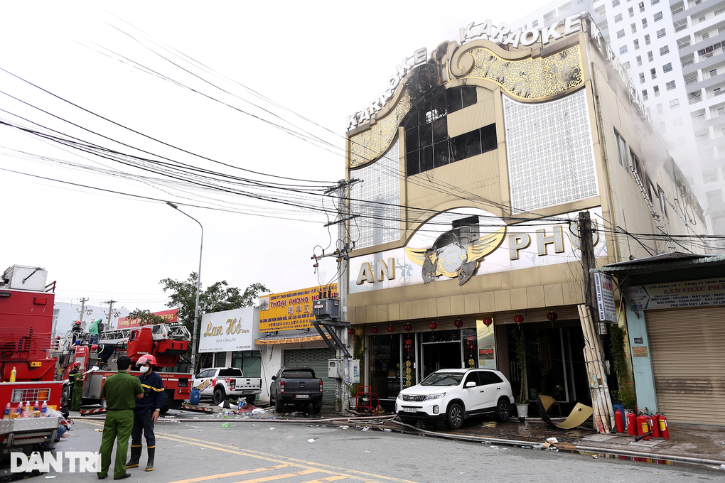 Bình Dương thông tin vụ khởi tố 2 công an vụ cháy quán karaoke An Phú - 1 Bình Dương thông tin vụ khởi tố 2 công an vụ cháy quán karaoke An Phú - 1