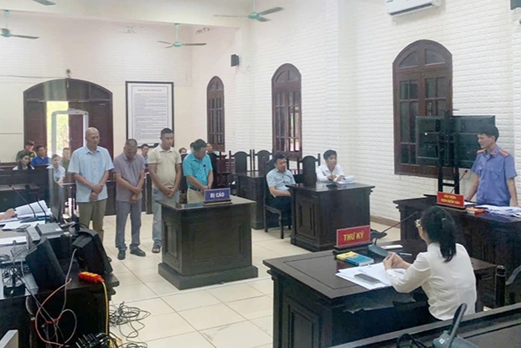 Nguyên phó giám đốc trung tâm đăng kiểm lĩnh 7 năm tù vì nhận hối lộ - 1 Nguyên phó giám đốc trung tâm đăng kiểm lĩnh 7 năm tù vì nhận hối lộ - 1