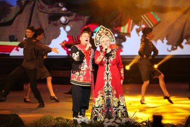 Thắm thiết tình Nga - Việt trong “Bản hùng ca tháng Mười”