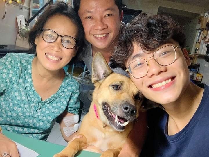 Thầy giáo 4 năm cõng vợ chạy thận: Dù thế nào ba cũng không buông mẹ ra - 9 Thầy giáo 4 năm cõng vợ chạy thận: Dù thế nào ba cũng không buông mẹ ra - 9