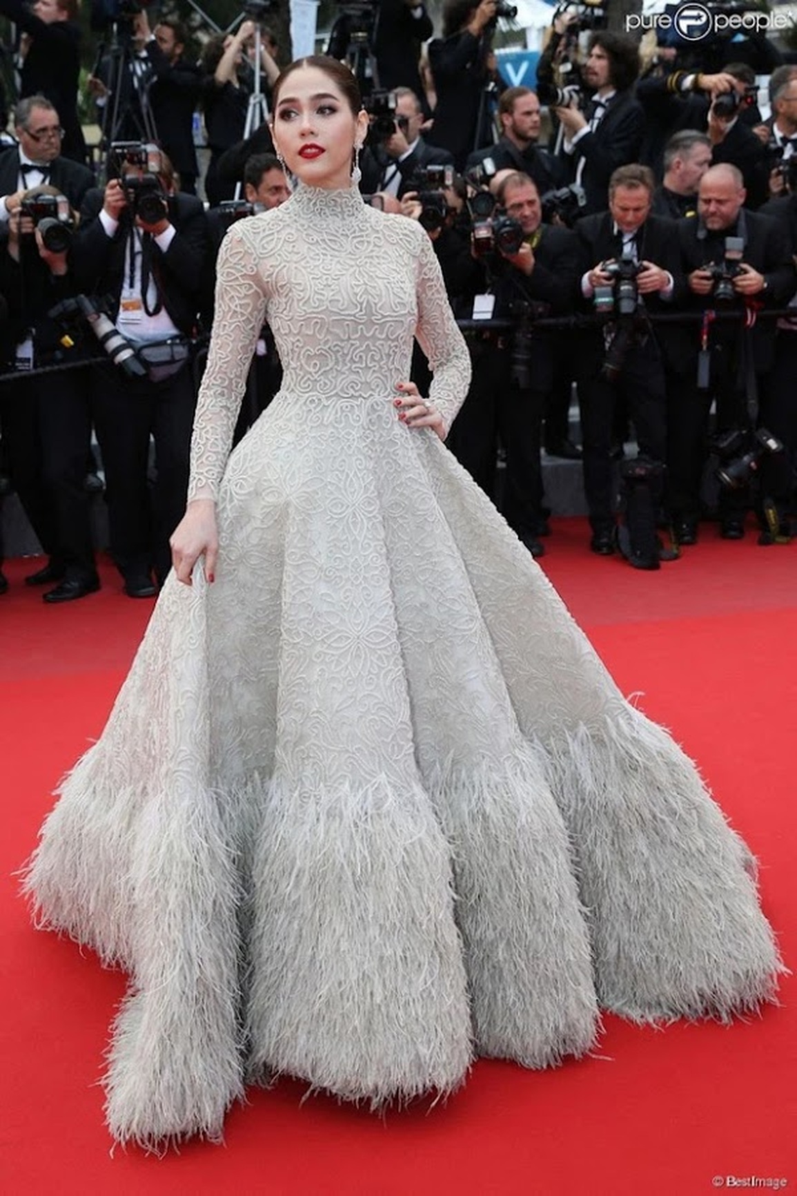 Trước Lý Nhã Kỳ, loạt nữ thần châu Á từng oanh tạc thảm đỏ Cannes - 15 Trước Lý Nhã Kỳ, loạt nữ thần châu Á từng oanh tạc thảm đỏ Cannes - 15