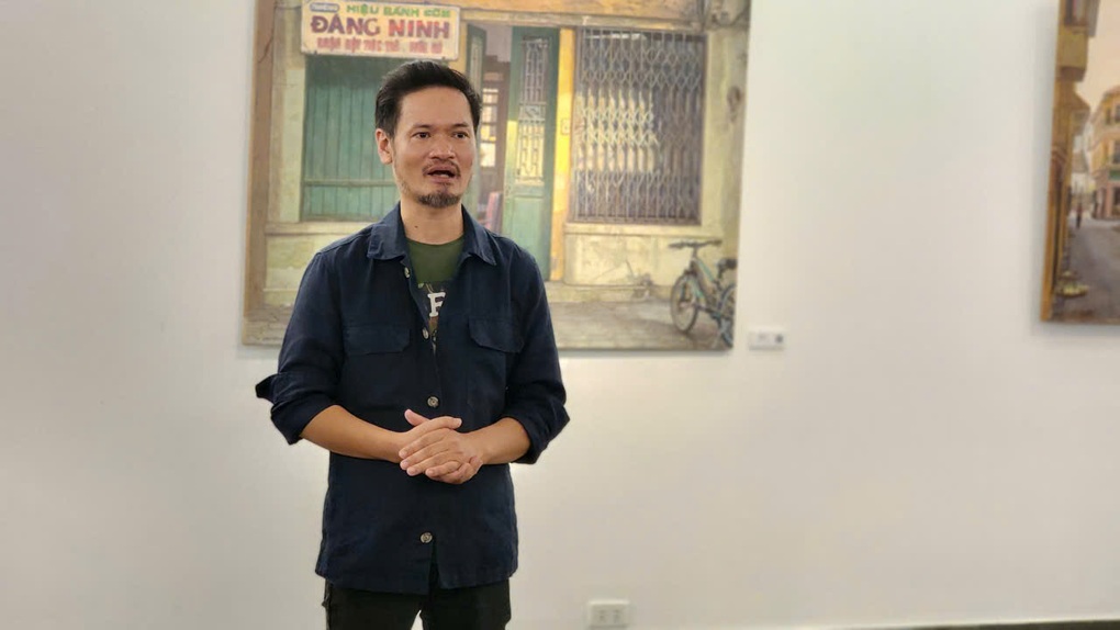 Hà Nội bình yên trong triển lãm Xuống phố của họa sĩ Phạm Bình Chương - 1 Hà Nội bình yên trong triển lãm Xuống phố của họa sĩ Phạm Bình Chương - 1