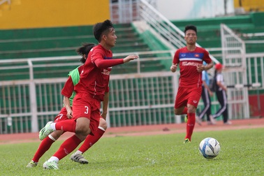 Đội tuyển Việt Nam tập luyện trong cảnh thiếu hụt quân số