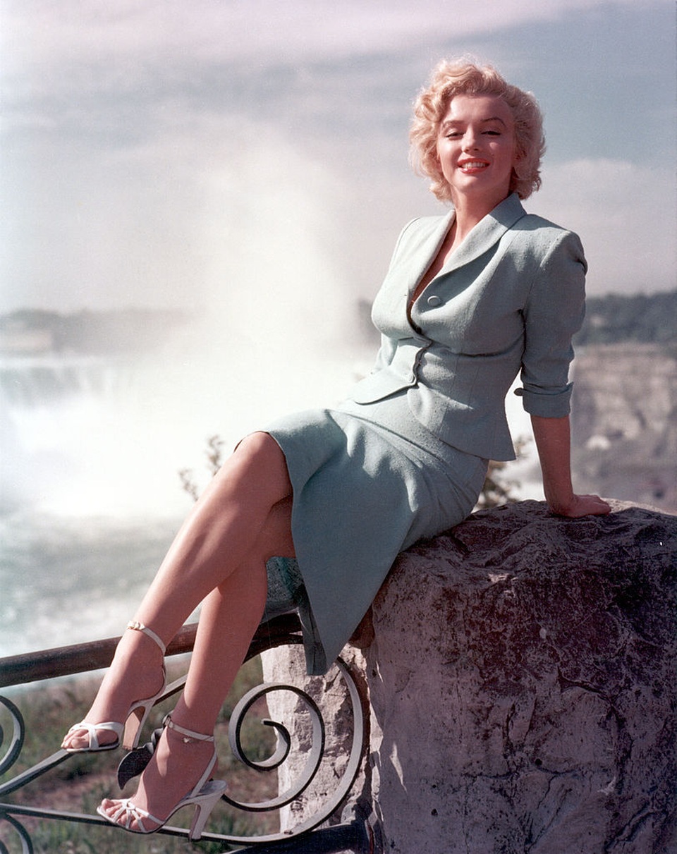 Bức ảnh hiếm của Marilyn Monroe được bán với giá hơn 60.000 USD - 1 Bức ảnh hiếm của Marilyn Monroe được bán với giá hơn 60.000 USD - 1