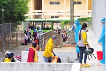 Người từ vùng dịch ồ ạt về quê, Sóc Trăng kích hoạt toàn bộ khu cách ly