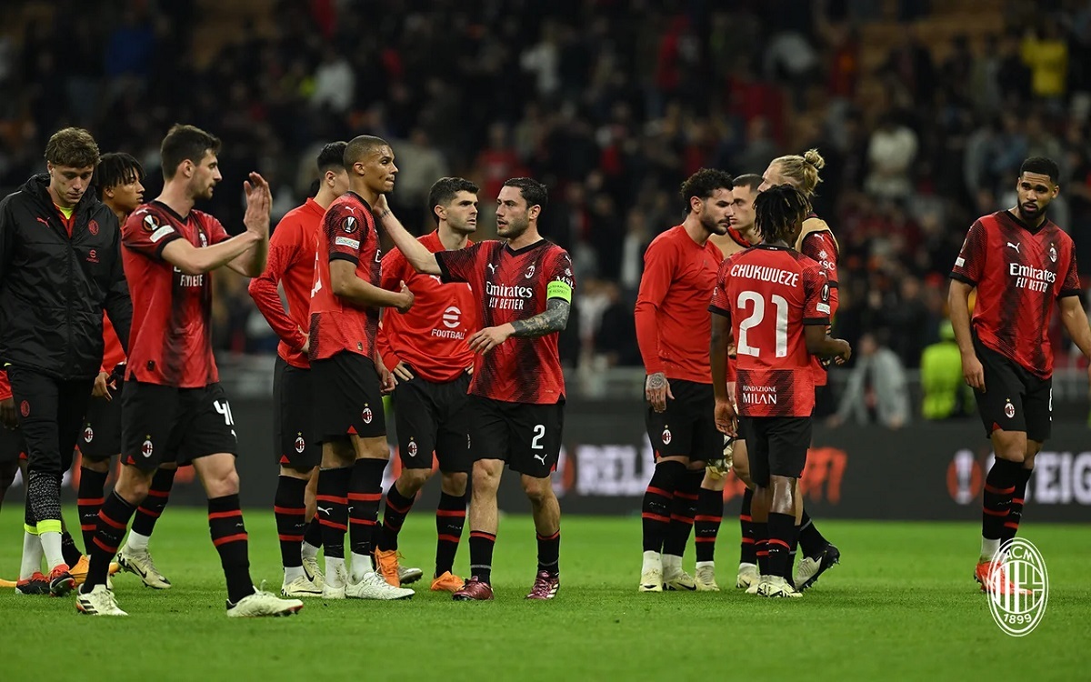 View - Liverpool thảm bại cực sốc, AS Roma quật ngã AC Milan | Báo Dân trí