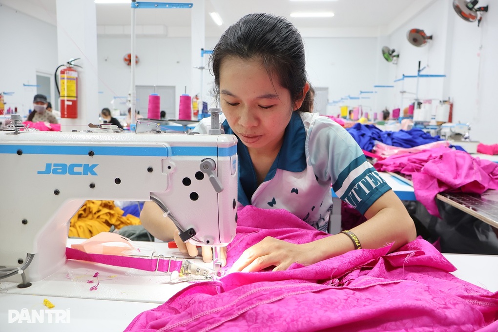 Hành trình bầm dập từ anh công nhân đến ông chủ 5 xưởng may - 3 Hành trình bầm dập từ anh công nhân đến ông chủ 5 xưởng may - 3