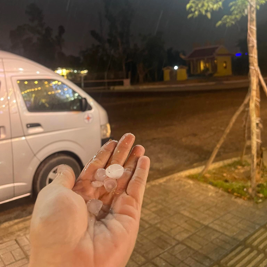 Mưa đá xuất hiện từ miền núi xuống đồng bằng ở Quảng Nam - 4