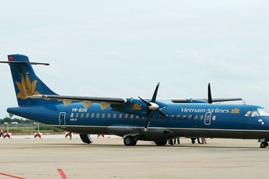 Cục Hàng không điều tra vụ máy bay Vietnam Airlines gãy trục, rơi lốp