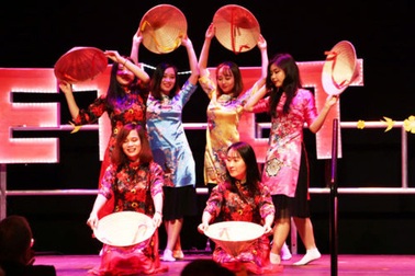 Tết xôn xao gõ cửa nhà kiều bào khắp thế giới