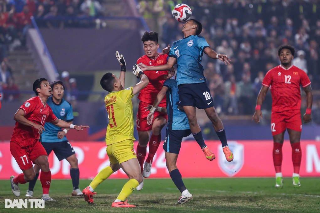 Xuân Son, Tiến Linh tỏa sáng, đội tuyển Việt Nam vào chung kết AFF Cup 2024 - 1 Xuân Son, Tiến Linh tỏa sáng, đội tuyển Việt Nam vào chung kết AFF Cup 2024 - 1
