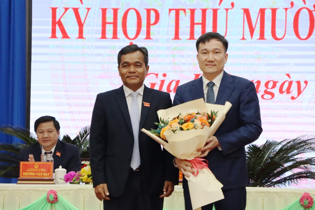 Gia-Lai_phó-chu-tich-tinh_Hoang-Thanh.jpg Gia-Lai_phó-chu-tich-tinh_Hoang-Thanh.jpg