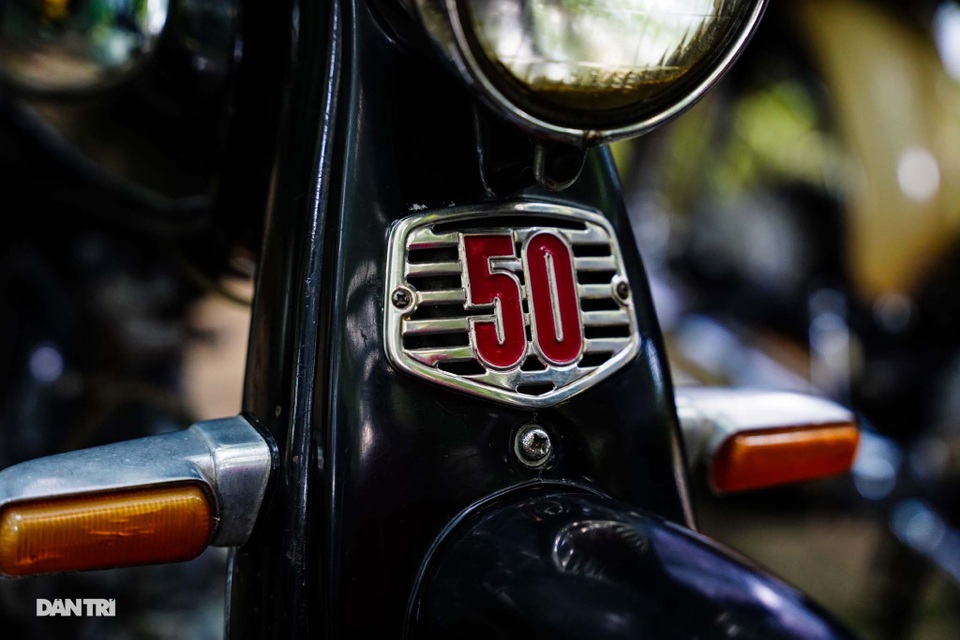 Xe máy Honda S-50 đời 1965 hiếm hoi ở Sài Gòn - 7 Xe máy Honda S-50 đời 1965 hiếm hoi ở Sài Gòn - 7