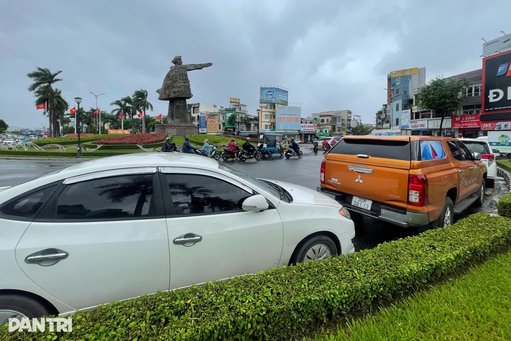 Đưa hàng trăm ô tô đến công viên, gầm cầu chạy lụt - 3 Đưa hàng trăm ô tô đến công viên, gầm cầu chạy lụt - 3