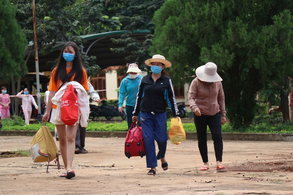 TPHCM: Hoàn thành xét nghiệm Covid-19 hơn 45.000 người trở về từ Đà Nẵng - 6 TPHCM: Hoàn thành xét nghiệm Covid-19 hơn 45.000 người trở về từ Đà Nẵng - 6